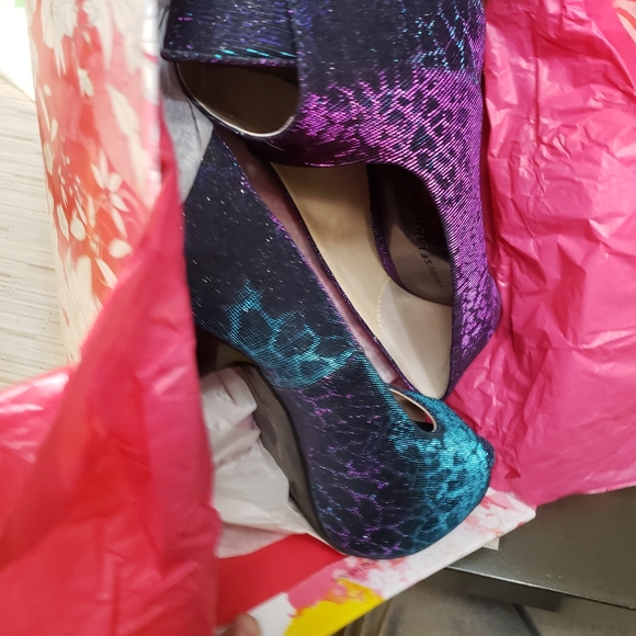 High Heels - Picture 9 of 11